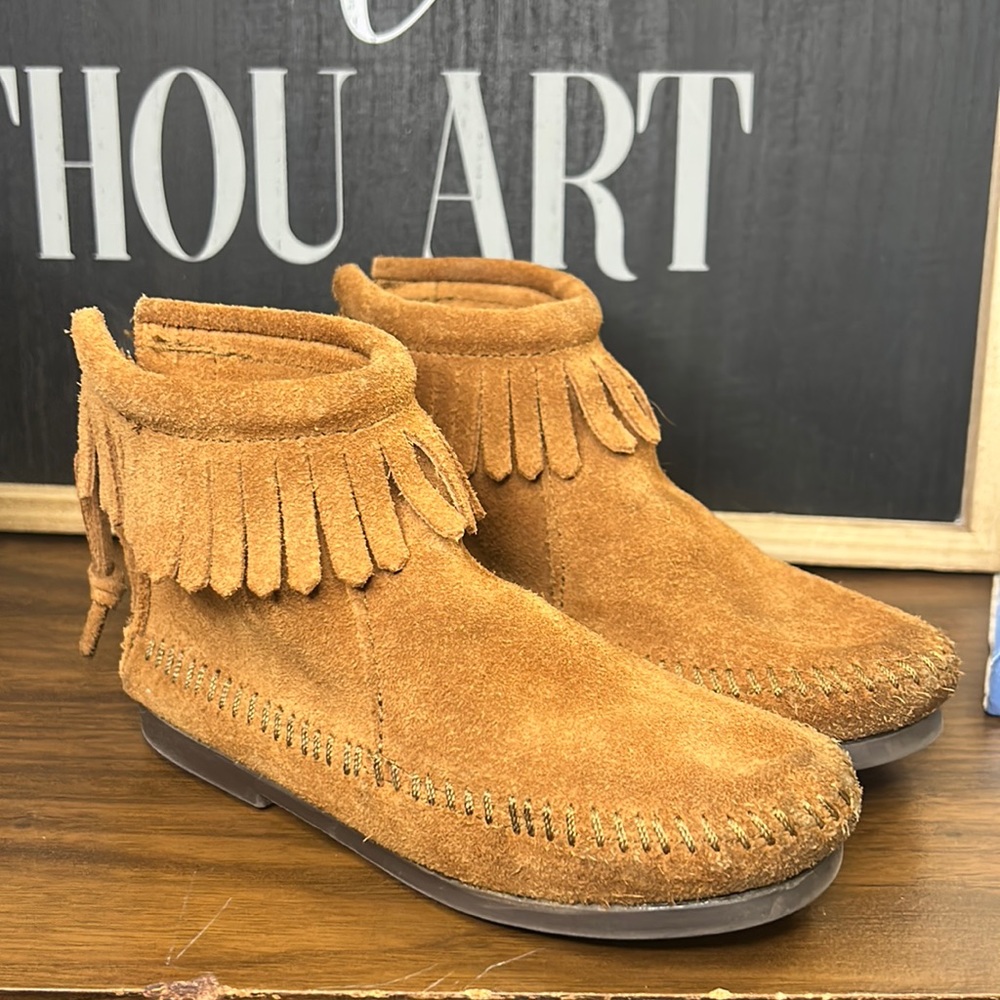 Girls Minnetonka Leather Suede Boots